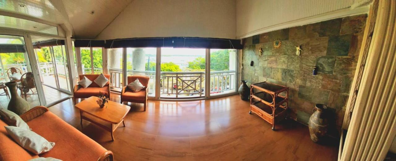 Beachfront Penthouse With Panoramic Ocean View Grand Baie Exterior photo